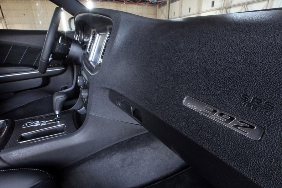  Dodge Charger SRT8 392 Appearance Package 2013 года  (фото 4 из 12)